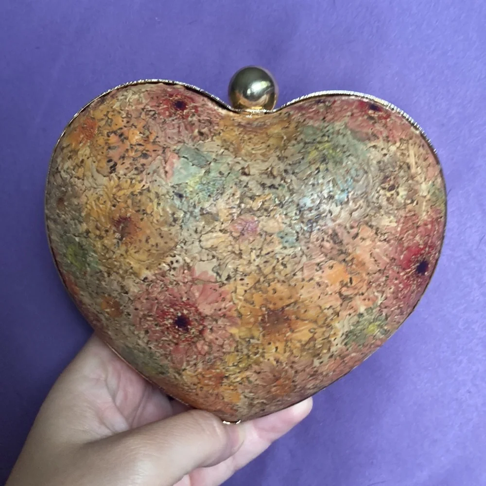 Kimchi Blue cork heart shaped clutch - Picture 2 of 3